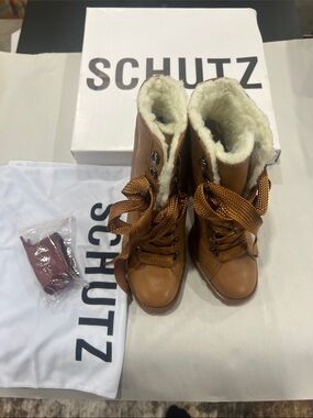 SCHUTZ Kids Tan Faux-Shearling Lace-Up Boots